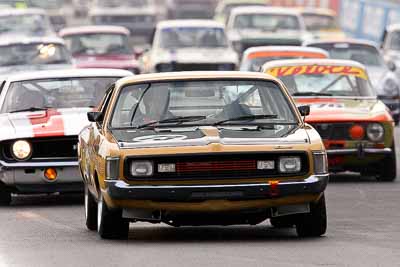 73;12-April-2009;1971-Chrysler-Valiant-Charger;Andrew-Whiteside;Australia;Bathurst;FOSC;Festival-of-Sporting-Cars;Historic-Touring-Cars;Mt-Panorama;NSW;New-South-Wales;auto;classic;motorsport;racing;super-telephoto;vintage