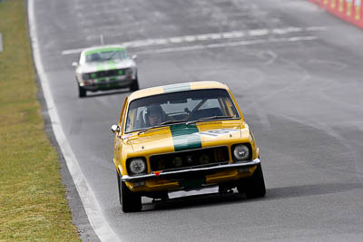 161;12-April-2009;1972-Holden-Torana-XU‒1;Australia;Bathurst;Colin-Simpson;FOSC;Festival-of-Sporting-Cars;Historic-Touring-Cars;Mt-Panorama;NSW;New-South-Wales;auto;classic;motorsport;racing;super-telephoto;vintage