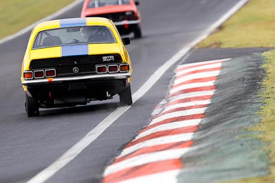 89;12-April-2009;1972-Holden-Torana-XU‒1;Australia;Bathurst;FOSC;Festival-of-Sporting-Cars;Historic-Touring-Cars;John-Harrison;Mt-Panorama;NSW;New-South-Wales;auto;classic;motorsport;racing;super-telephoto;vintage