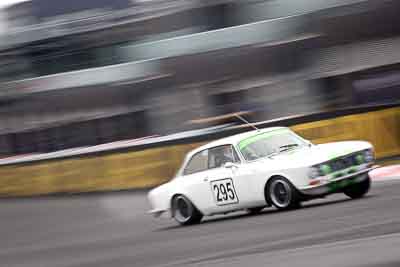 295;12-April-2009;1973-Alfa-Romeo-GTV-2000;Australia;Bathurst;FOSC;Festival-of-Sporting-Cars;Historic-Touring-Cars;Mt-Panorama;NSW;New-South-Wales;Spencer-Rice;auto;classic;motion-blur;motorsport;racing;telephoto;vintage