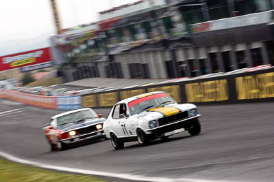 71;12-April-2009;1972-Holden-Torana-XU‒1;Australia;Bathurst;FOSC;Festival-of-Sporting-Cars;Historic-Touring-Cars;Ian-Sawtell;Mt-Panorama;NSW;New-South-Wales;auto;classic;motion-blur;motorsport;racing;telephoto;vintage