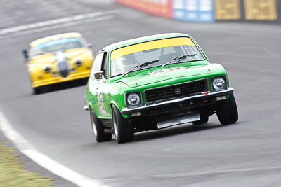 48;12-April-2009;1972-Holden-Torana-XU‒1;Australia;Bathurst;FOSC;Festival-of-Sporting-Cars;Historic-Touring-Cars;Mt-Panorama;NSW;New-South-Wales;Noel-Roberts;auto;classic;motion-blur;motorsport;racing;super-telephoto;vintage