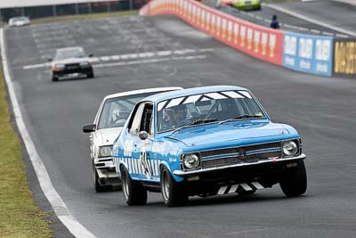 34;12-April-2009;1971-Holden-Torana-GTR-XU‒1;Australia;Bathurst;FOSC;Festival-of-Sporting-Cars;Mt-Panorama;NSW;New-South-Wales;Regularity;Trevor-Symonds;auto;motorsport;racing;super-telephoto