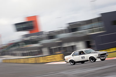 189;12-April-2009;1975-Holden-Torana-SLR-5000;30874H;Australia;Bathurst;FOSC;Festival-of-Sporting-Cars;Guy-Robson;Mt-Panorama;NSW;New-South-Wales;Regularity;auto;motion-blur;motorsport;racing;telephoto