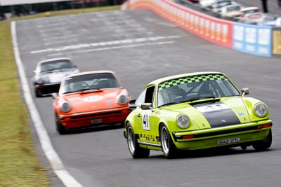 41;12-April-2009;1975-Porsche-911-Carrera;Australia;BAZ27L;Bathurst;FOSC;Festival-of-Sporting-Cars;Geoff-Morgan;Historic-Sports-Cars;Mt-Panorama;NSW;New-South-Wales;auto;classic;motion-blur;motorsport;racing;super-telephoto;vintage
