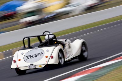 40;12-April-2009;1969-Morgan-Plus-8;31415H;Australia;Bathurst;FOSC;Festival-of-Sporting-Cars;Geoff-Williams;Historic-Sports-Cars;Mt-Panorama;NSW;New-South-Wales;auto;classic;motion-blur;motorsport;racing;super-telephoto;vintage