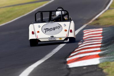 40;12-April-2009;1969-Morgan-Plus-8;31415H;Australia;Bathurst;FOSC;Festival-of-Sporting-Cars;Geoff-Williams;Historic-Sports-Cars;Mt-Panorama;NSW;New-South-Wales;auto;classic;motorsport;racing;super-telephoto;vintage