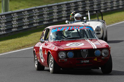 128;12-April-2009;1968-Alfa-Romeo-GTV-1750;Australia;Bathurst;FOSC;Festival-of-Sporting-Cars;Manuel-Pena;Mt-Panorama;NSW;New-South-Wales;S11250;Sports-Touring;auto;motorsport;racing;super-telephoto