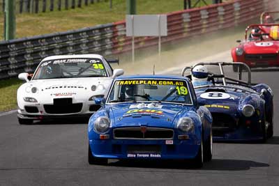 19;12-April-2009;1974-MGB-GT-V8;Australia;Bathurst;FOSC;Festival-of-Sporting-Cars;Glen-Taylor;Marque-and-Production-Sports;Mt-Panorama;NSW;New-South-Wales;auto;motorsport;race-start;racing;super-telephoto