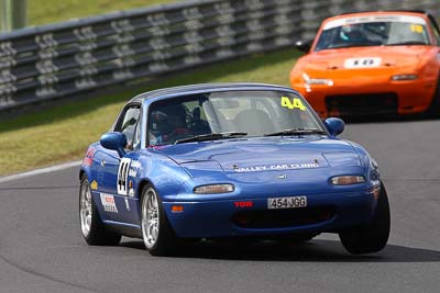 44;12-April-2009;1995-Mazda-MX‒5;Australia;Bathurst;Calum-Ballinger;FOSC;Festival-of-Sporting-Cars;Marque-and-Production-Sports;Mazda-MX‒5;Mazda-MX5;Mazda-Miata;Mt-Panorama;NSW;New-South-Wales;auto;motorsport;racing;super-telephoto