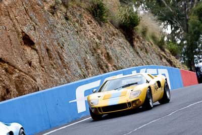 148;12-April-2009;1967-Ford-GT40;Australia;Bathurst;FOSC;Festival-of-Sporting-Cars;Historic-Sports-Cars;John-Pooley;Mt-Panorama;NSW;New-South-Wales;auto;classic;motorsport;racing;super-telephoto;vintage