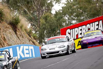 611;12-April-2009;2003-Mazda-MX‒5-SE;Australia;Bathurst;FOSC;Festival-of-Sporting-Cars;Marque-and-Production-Sports;Mazda-MX‒5;Mazda-MX5;Mazda-Miata;Mt-Panorama;NSW;New-South-Wales;Nick-Leontsinis;auto;motorsport;racing;super-telephoto