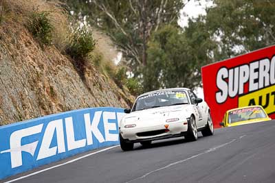 911;12-April-2009;1990-Mazda-MX‒5;Adam-Dodd;Australia;Bathurst;FOSC;Festival-of-Sporting-Cars;Marque-and-Production-Sports;Mazda-MX‒5;Mazda-MX5;Mazda-Miata;Mt-Panorama;NSW;New-South-Wales;auto;motorsport;racing;super-telephoto