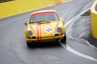 19;12-April-2009;1970-Porsche-911S;Australia;Bathurst;FOSC;Festival-of-Sporting-Cars;Historic-Touring-Cars;Mt-Panorama;NSW;New-South-Wales;Wayne-Seabrook;auto;classic;motorsport;racing;telephoto;vintage