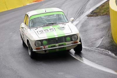 295;12-April-2009;1973-Alfa-Romeo-GTV-2000;Australia;Bathurst;FOSC;Festival-of-Sporting-Cars;Historic-Touring-Cars;Mt-Panorama;NSW;New-South-Wales;Spencer-Rice;auto;classic;motorsport;racing;telephoto;vintage