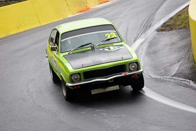 23;12-April-2009;1972-Holden-Torana-XU‒1;Australia;Bathurst;Bill-Campbell;FOSC;Festival-of-Sporting-Cars;Historic-Touring-Cars;Mt-Panorama;NSW;New-South-Wales;auto;classic;motorsport;racing;telephoto;vintage