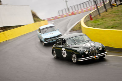 67;12-April-2009;1964-Jaguar-Mk-II;Australia;Bathurst;FOSC;Festival-of-Sporting-Cars;Historic-Touring-Cars;Mt-Panorama;NSW;New-South-Wales;Victor-Waterhouse;auto;classic;motion-blur;motorsport;racing;telephoto;vintage