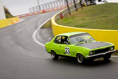 23;12-April-2009;1972-Holden-Torana-XU‒1;Australia;Bathurst;Bill-Campbell;FOSC;Festival-of-Sporting-Cars;Historic-Touring-Cars;Mt-Panorama;NSW;New-South-Wales;auto;classic;motion-blur;motorsport;racing;telephoto;vintage
