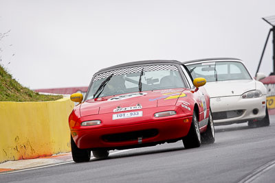 166;12-April-2009;1989-Mazda-MX‒5;Australia;Bathurst;Chris-West;FOSC;Festival-of-Sporting-Cars;Mazda-MX‒5;Mazda-MX5;Mazda-Miata;Mt-Panorama;NSW;New-South-Wales;Regularity;TOT933;auto;motorsport;racing;super-telephoto