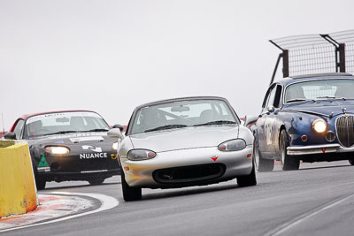 51;12-April-2009;2000-Mazda-MX‒5;Australia;Bathurst;FOSC;Festival-of-Sporting-Cars;Mazda-MX‒5;Mazda-MX5;Mazda-Miata;Mike-Hicks;Mt-Panorama;NSW;New-South-Wales;Regularity;auto;motorsport;racing;super-telephoto