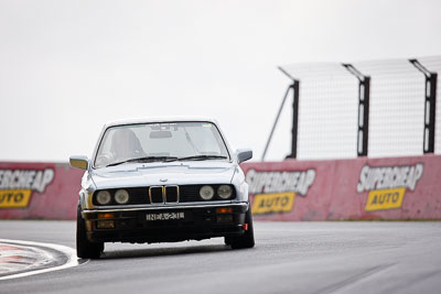 323;12-April-2009;1983-BMW-323i;Australia;Bathurst;FOSC;Festival-of-Sporting-Cars;Mt-Panorama;NEA23L;NSW;New-South-Wales;Regularity;Rob-Neal;auto;motorsport;racing;super-telephoto