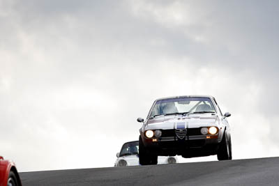 16;12-April-2009;1976-Alfa-Romeo-Alfetta-GT;Australia;Bathurst;FOSC;Festival-of-Sporting-Cars;Historic-Sports-Cars;John-Pucak;Mt-Panorama;NSW;New-South-Wales;auto;classic;motorsport;racing;super-telephoto;vintage