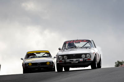 149;12-April-2009;1973-Alfa-Romeo-105-GTV;AF01KS;Australia;Bathurst;FOSC;Festival-of-Sporting-Cars;Historic-Sports-Cars;Mt-Panorama;NSW;New-South-Wales;Richard-Knox;auto;classic;motorsport;racing;super-telephoto;vintage