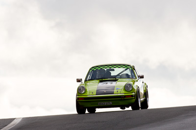 41;12-April-2009;1975-Porsche-911-Carrera;Australia;BAZ27L;Bathurst;FOSC;Festival-of-Sporting-Cars;Geoff-Morgan;Historic-Sports-Cars;Mt-Panorama;NSW;New-South-Wales;auto;classic;motorsport;racing;super-telephoto;vintage