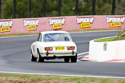 149;12-April-2009;1973-Alfa-Romeo-105-GTV;AF01KS;Australia;Bathurst;FOSC;Festival-of-Sporting-Cars;Historic-Sports-Cars;Mt-Panorama;NSW;New-South-Wales;Richard-Knox;auto;classic;motorsport;racing;super-telephoto;vintage