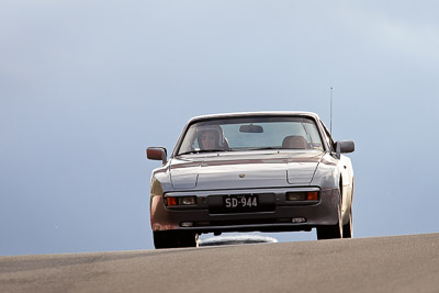 944;12-April-2009;1983-Porsche-944;Australia;Bathurst;FOSC;Festival-of-Sporting-Cars;Mt-Panorama;NSW;New-South-Wales;Regularity;SD944;Steve-Doyle;auto;motorsport;racing;super-telephoto