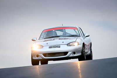 611;12-April-2009;2003-Mazda-MX‒5-SE;Australia;Bathurst;FOSC;Festival-of-Sporting-Cars;Marque-and-Production-Sports;Mazda-MX‒5;Mazda-MX5;Mazda-Miata;Mt-Panorama;NSW;New-South-Wales;Nick-Leontsinis;auto;motorsport;racing;super-telephoto