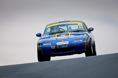 84;12-April-2009;1993-Mazda-MX‒5;Anthony-Bonanno;Australia;Bathurst;FOSC;Festival-of-Sporting-Cars;Marque-and-Production-Sports;Mazda-MX‒5;Mazda-MX5;Mazda-Miata;Mt-Panorama;NSW;New-South-Wales;auto;motorsport;racing;super-telephoto