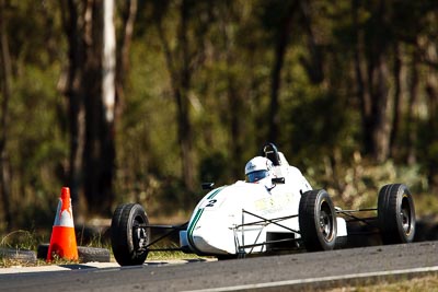 2;7-June-2009;Australia;Ben-Gersekowski;Formula-Ford;Morgan-Park-Raceway;QLD;Queensland;Racing-Cars;Van-Dieman-RF03;Warwick;auto;motorsport;racing;super-telephoto