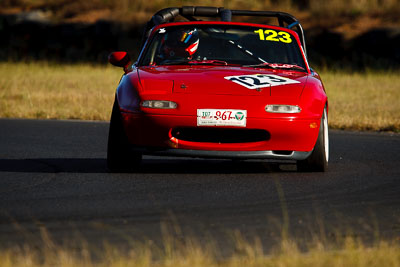 123;7-June-2009;Australia;Group-2F;Mazda-MX‒5;Mazda-MX5;Mazda-Miata;Morgan-Park-Raceway;QLD;Queensland;Steven-Head;Warwick;auto;motorsport;racing;super-telephoto