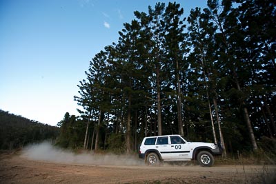18-July-2009;4WD;Australia;Jimna;Nissan-Patrol;QLD;QRC;Queensland;Queensland-Rally-Championship;Sunshine-Coast;auto;dirt;dusty;gravel;landscape;motorsport;official;racing;scenery;sky;special-stage;sweep;trees;wide-angle