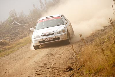 13;19-July-2009;Australia;Craig-Newell;Honda-Civic;Jimna;Linda-Newell;QLD;QRC;Queensland;Queensland-Rally-Championship;Sunshine-Coast;auto;dirt;dusty;fog;gravel;motorsport;racing;special-stage;super-telephoto