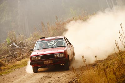 16;19-July-2009;Andrew-Rask;Australia;Donna-Rask;Jimna;Nissan-Stanza;QLD;QRC;Queensland;Queensland-Rally-Championship;Sunshine-Coast;auto;dirt;dusty;gravel;motorsport;racing;special-stage;super-telephoto