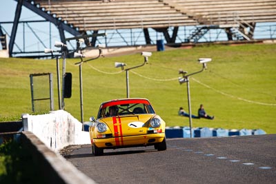 9;1970-Porsche-911S;24-July-2009;Australia;FOSC;Festival-of-Sporting-Cars;Group-N;Historic-Touring-Cars;NSW;Narellan;New-South-Wales;Oran-Park-Raceway;Wayne-Seabrook;auto;classic;historic;motorsport;racing;super-telephoto;vintage