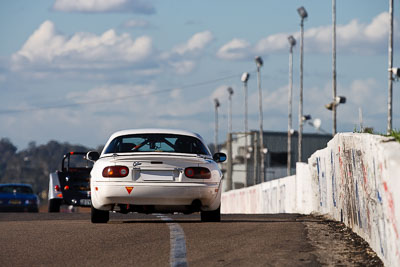 177;1994-Mazda-MX‒5;24-July-2009;Australia;FOSC;Festival-of-Sporting-Cars;Mazda-MX‒5;Mazda-MX5;Mazda-Miata;NSW;Narellan;New-South-Wales;Oran-Park-Raceway;Paul-Freeland;Regularity;auto;motorsport;racing;super-telephoto