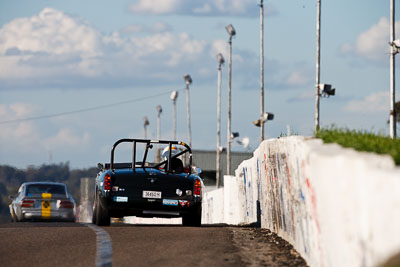 22;1971-MGB-Roadster;24-July-2009;36460H;Australia;FOSC;Festival-of-Sporting-Cars;Geoff-Pike;Group-S;NSW;Narellan;New-South-Wales;Oran-Park-Raceway;auto;classic;historic;motorsport;racing;super-telephoto;vintage