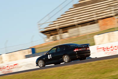 81;2000-Holden-Commodore-SS;24-July-2009;Australia;CSP350;Craig-Perry;FOSC;Festival-of-Sporting-Cars;NSW;Narellan;New-South-Wales;Oran-Park-Raceway;Regularity;auto;motion-blur;motorsport;racing;super-telephoto