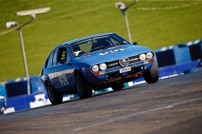 90;1977-Alfa-Romeo-Alfetta-GTV;25-July-2009;33035H;Australia;FOSC;Festival-of-Sporting-Cars;Group-S;NSW;Narellan;New-South-Wales;Oran-Park-Raceway;Robert-Berson;auto;classic;historic;motorsport;racing;super-telephoto;vintage