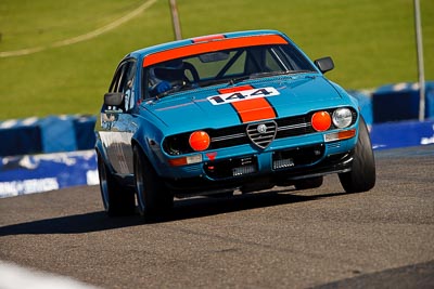 144;1976-Alfa-Romeo-Alfetta-GT;25-July-2009;Australia;FOSC;Festival-of-Sporting-Cars;Group-S;Lyndon-McLeod;NSW;Narellan;New-South-Wales;Oran-Park-Raceway;auto;classic;historic;motorsport;racing;super-telephoto;vintage