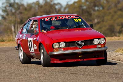 87;1976-Alfa-Romeo-Alfetta-GT;25-July-2009;Australia;FOSC;Festival-of-Sporting-Cars;Improved-Production;NSW;Narellan;New-South-Wales;Oran-Park-Raceway;Peter-Tillett;auto;motorsport;racing;super-telephoto