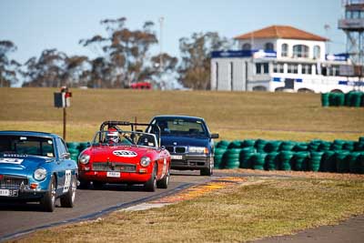 333;1965-MGB-Roadster;25-July-2009;35449H;Australia;FOSC;Festival-of-Sporting-Cars;NSW;Narellan;New-South-Wales;Oran-Park-Raceway;Regularity;Richard-Watts;auto;motorsport;racing;super-telephoto