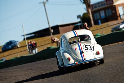 531;1958-Volkswagen-Beetle;25-July-2009;Australia;FOSC;Festival-of-Sporting-Cars;Group-S;NSW;Narellan;New-South-Wales;Oran-Park-Raceway;Tom-Law;VW;auto;classic;historic;motorsport;racing;super-telephoto;vintage