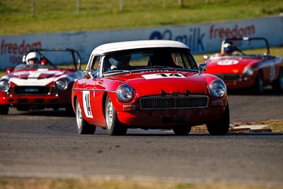 14;1965-MGB-Roadster;25-July-2009;Australia;Darren-Williamson;FOSC;Festival-of-Sporting-Cars;Group-S;MG279;NSW;Narellan;New-South-Wales;Oran-Park-Raceway;auto;classic;historic;motorsport;racing;super-telephoto;vintage