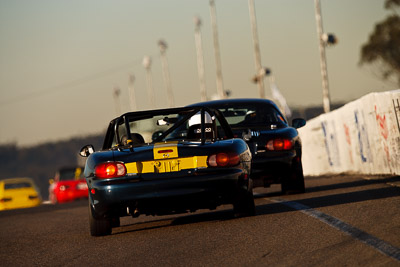 290;1998-Mazda-MX‒5;25-July-2009;Australia;FOSC;Festival-of-Sporting-Cars;Marque-Sports;Mazda-MX‒5;Mazda-MX5;Mazda-Miata;NSW;Narellan;New-South-Wales;Oran-Park-Raceway;Production-Sports-Cars;Tim-Brown;auto;motorsport;racing;super-telephoto