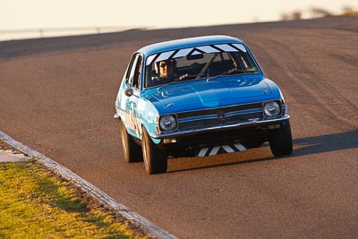 34;1971-Holden-Torana-GTR-XU‒1;25-July-2009;Australia;Chris-Symonds;FOSC;Festival-of-Sporting-Cars;NSW;Narellan;New-South-Wales;Oran-Park-Raceway;Regularity;auto;motorsport;racing;super-telephoto