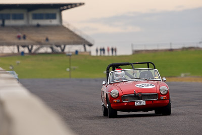 333;1965-MGB-Roadster;26-July-2009;35449H;Australia;FOSC;Festival-of-Sporting-Cars;NSW;Narellan;New-South-Wales;Oran-Park-Raceway;Regularity;Richard-Watts;auto;motorsport;racing;super-telephoto